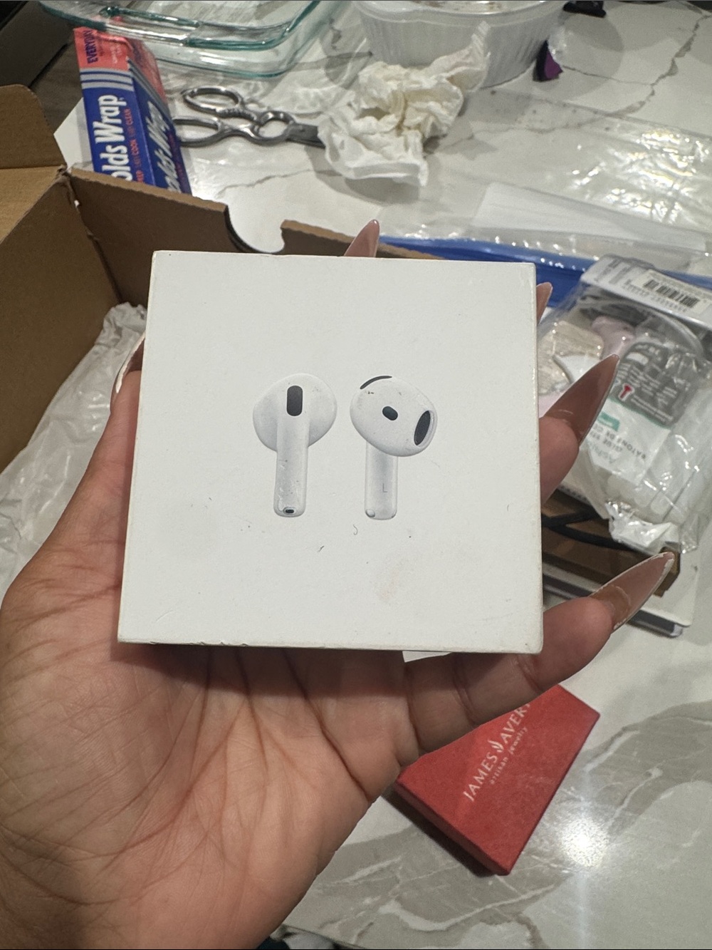 Apple AirPod 4 Box
